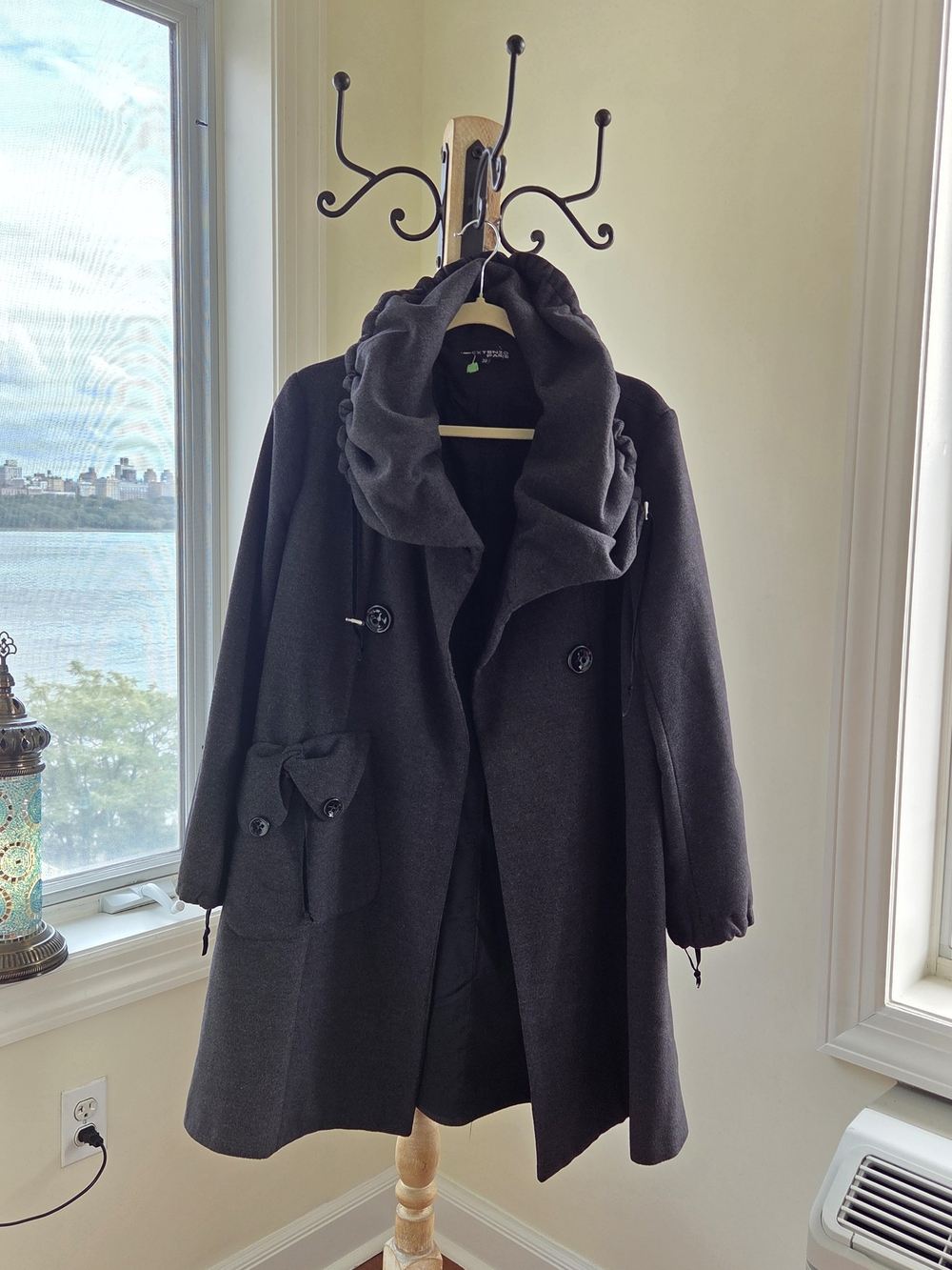 Extenzo Paris dark charcoal grey winter mid-length coat